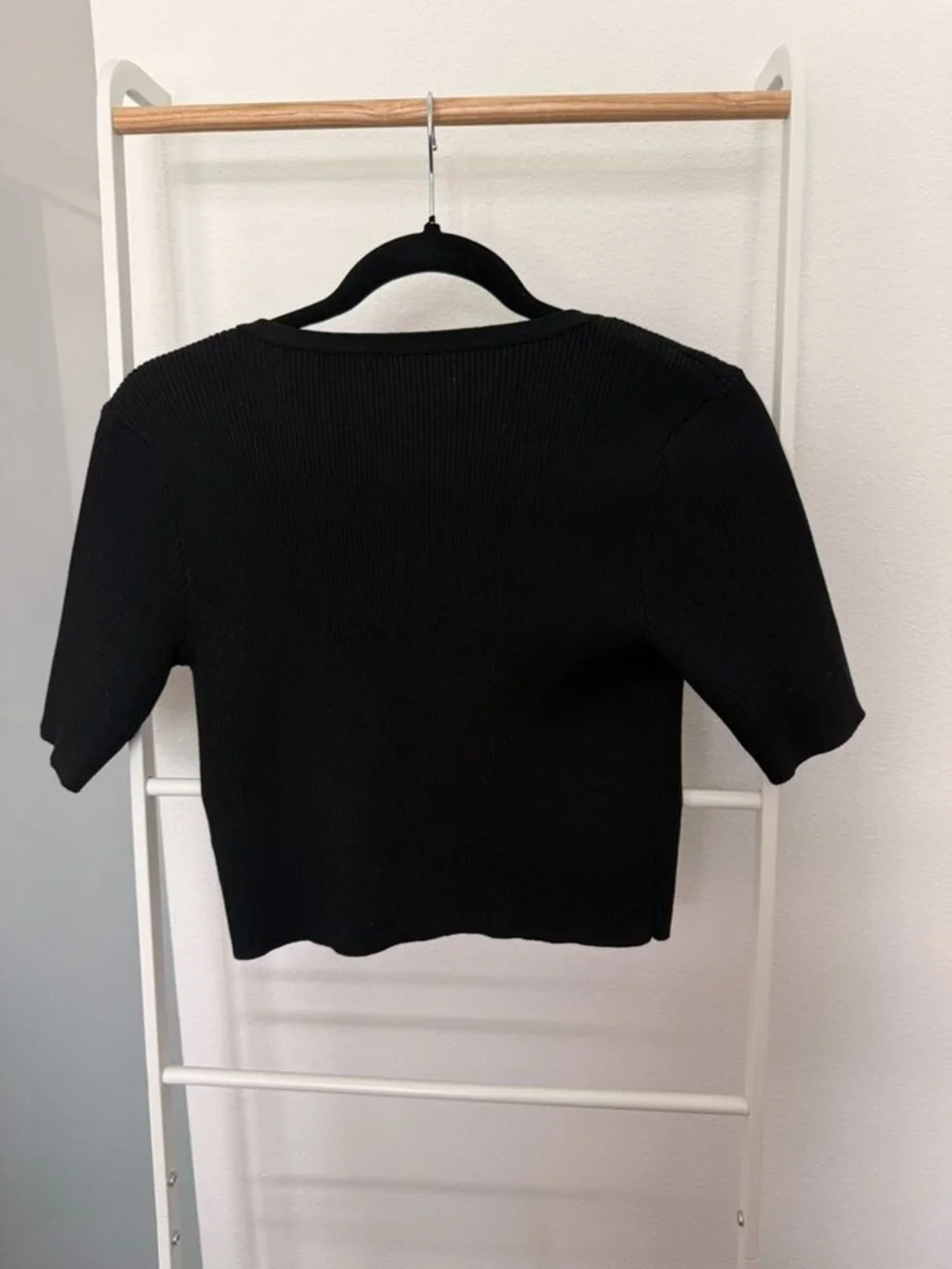 Oak and Fort Cropped Open Front Short Sleeve Ribbed Cardigan Black - Picture 7 of 7